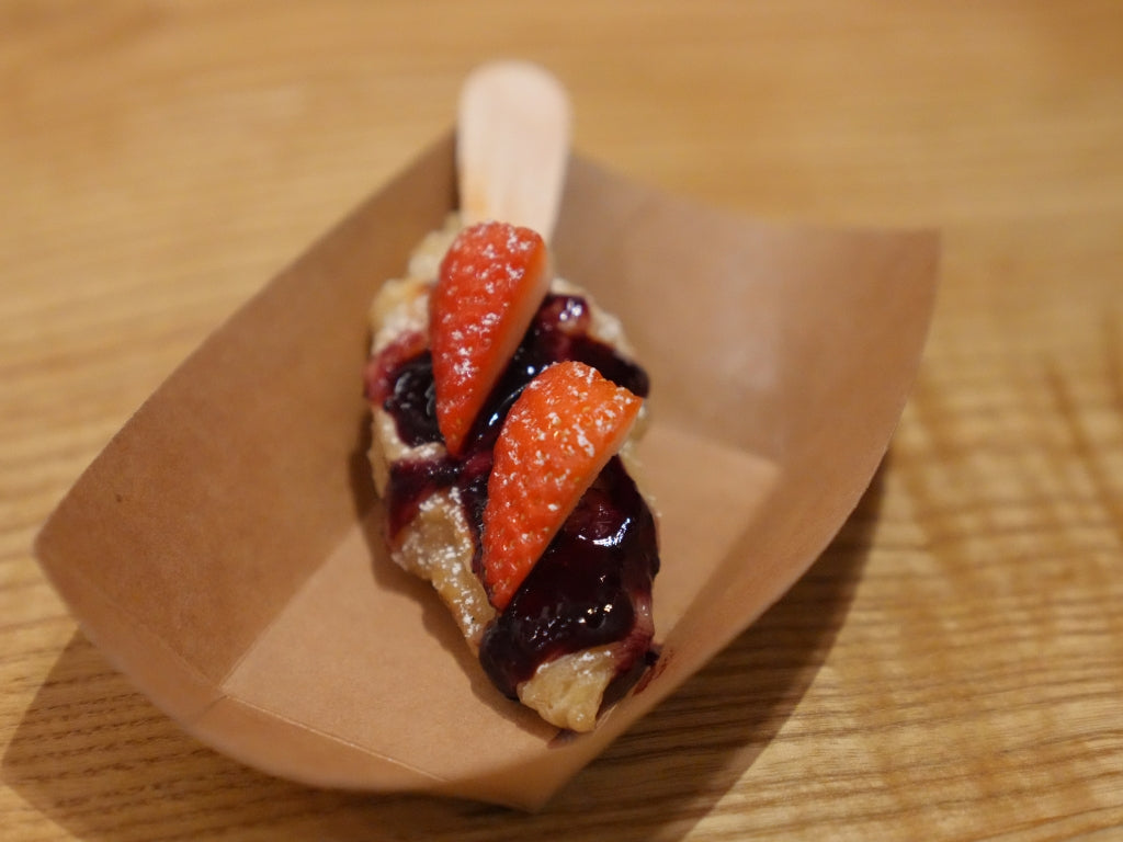 新鮮士多啤梨拼自家製藍莓醬 (6件)